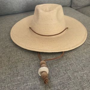 West Perro hat for baby up to 18/24 months